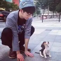带狗狗的男女头像急求