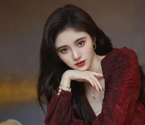 鞠婧祎说自己是闺蜜中最丑的,本来还不信,看到她们的合照后我陷入了沉思