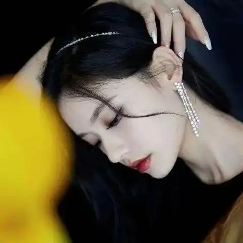 林允鲶鱼系女孩的长相,即使是生图也十分能打