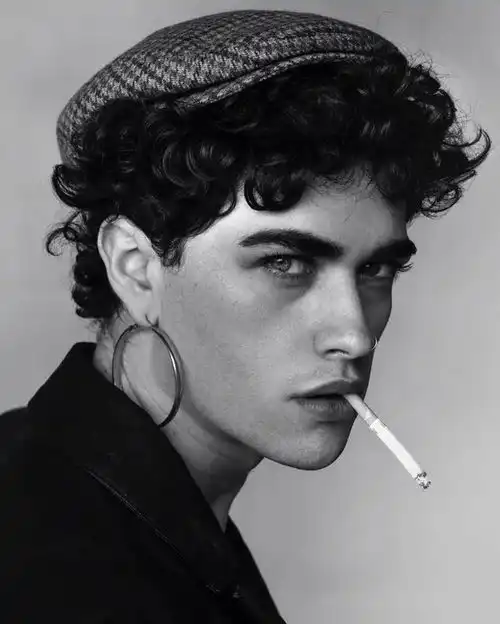 欧美黑色系头像男生型男