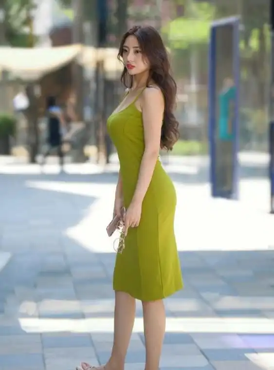 陪舅舅去扫墓,无意间看到前男友的墓碑,心里一紧