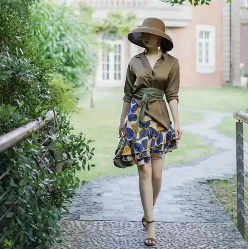 春天穿衬衫别配小脚裤,很土看看三木博主的穿法,也太好看了