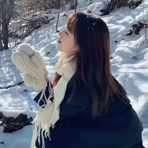 女头丨无法改变现状那就享受当下