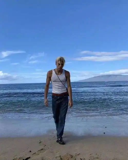 男生牛仔裤炸街指南,这样搭配显瘦又时髦