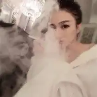 花季少女的qq头像心里的痛谁会去惦记