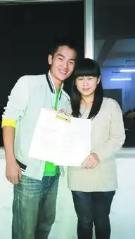 高校推光棍节脱光活动众学生报名模拟情侣