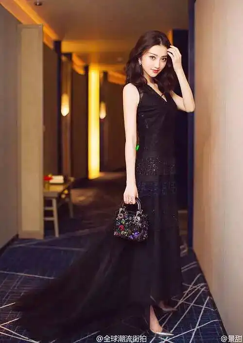 景甜自从短发之后颜值一直在掉,长发的时候本来很能get的