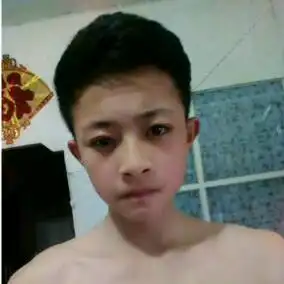 有没有16岁的男生,求发腹肌照