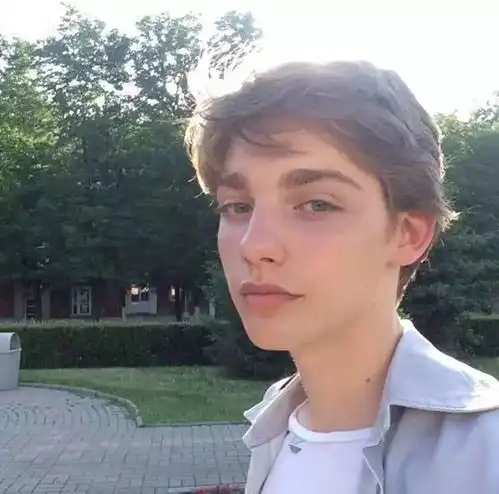 潮酷欧美男生头像