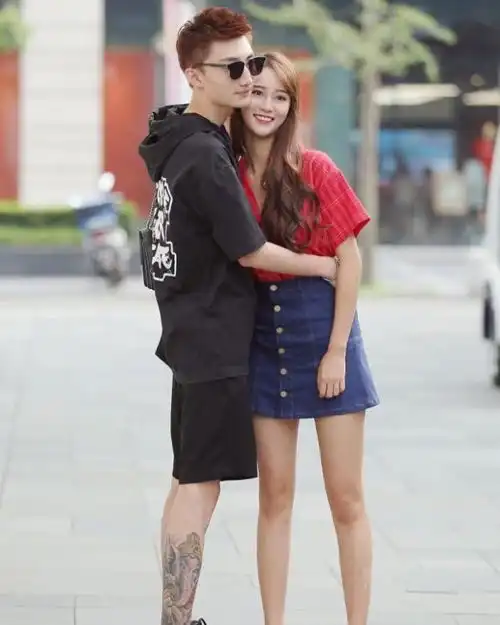 最近有一种拖鞋,叫疙瘩鞋,和牛仔短裙超级搭,时髦又显高网易订阅