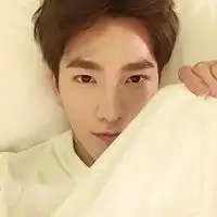 帅气阳光笑容男生头像微信头像图片大全