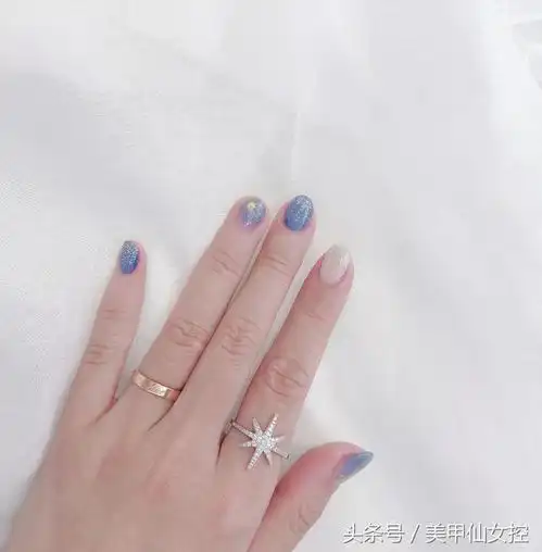 超好看的闺蜜美甲图片,一起做个美美的小仙女吧