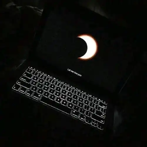 黑色高级感手机壁纸