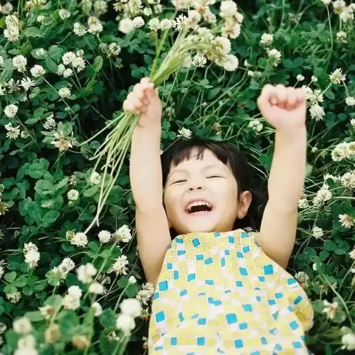 这三位摄影师拍得娃自然可爱又让人感受到了亲情,忍不住分享给大家