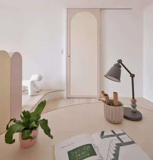 今日屋主丨不用隔断,改变地面高度增加层次来区分160㎡住宅绝