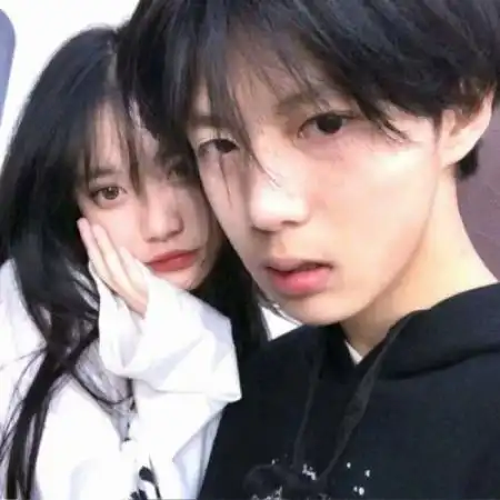 扣扣情侣头像你来我心里吧