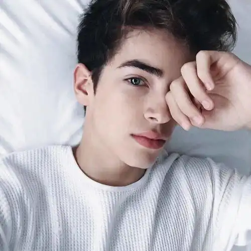 190cm男版金小妹火遍全网男女通杀让500万人疯狂弟弟我可以