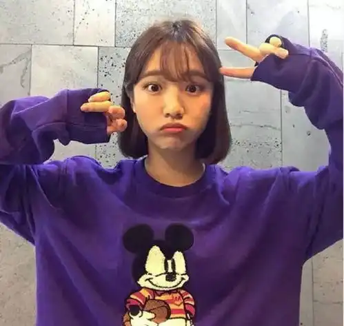 短发女生头像