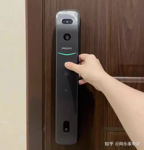 低端智能锁密码锁指纹锁不能买和高端智能锁有什么区别哪些智能锁智能门锁值得推荐附德施曼凯迪仕飞利浦鹿客热门智能锁对比测评