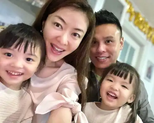 熊黛林结婚5周年,像好哥们一样搂着老公约会,两人身高差成焦点