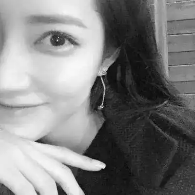 高冷霸气女生头像黑色系