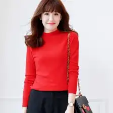 大红色高领毛衣