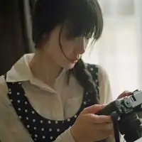 唯美意境女生头像花花世界谁把谁当真