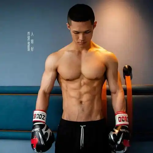 当拳击肌肉帅哥腹肌青筋暴涨,谁能抵挡得住啊