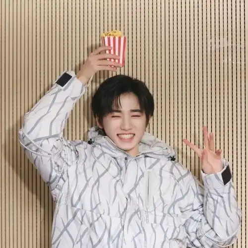 宋亚轩高清头像壁纸背景图