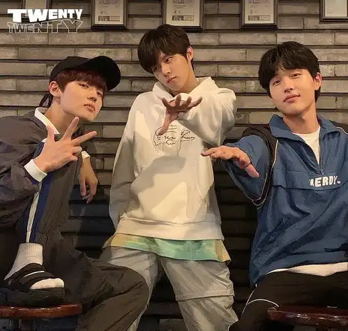 二十二十的暖系男主金宇硕,戏中戏外教你秋季男友穿搭