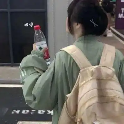 女生头像丨稀里糊涂的一个梦