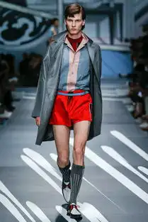 prada2018春夏男装,漫画元素的巧妙融合