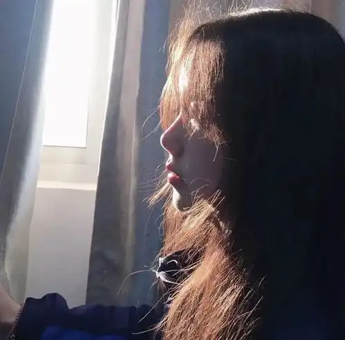 女头绝美侧颜