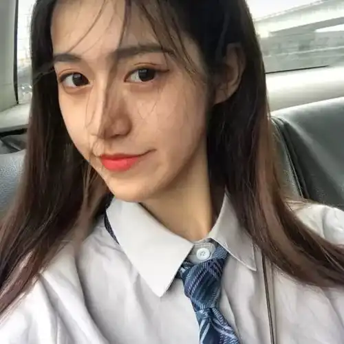 女生头像不赶什么浪潮也不搭什么船我自己有海