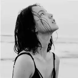 黑白系男女头像若不同心,岂能同行