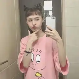 微信头像丨你在人潮里不知所措,我却跟在你身后,伸手怕犯错,缩手怕错过