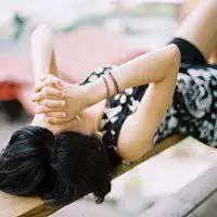 情绪低落头像黑白伤感心情低落头像图片