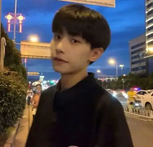 情侣头像立刻安排上