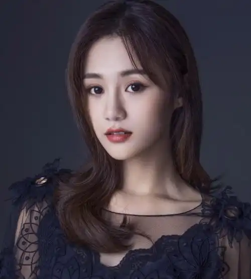 这位女明星已结婚多年,从不提起老公很低调,看起来还是少女脸