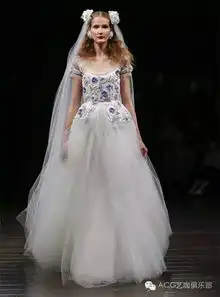 2017最in婚纱抢先看10大品牌告诉你婚纱设计新趋势