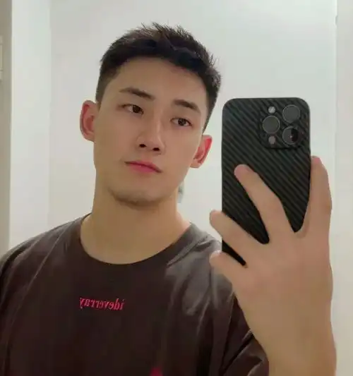 2025春季男生发型流行趋势,这3款阳光帅气,值得尝试