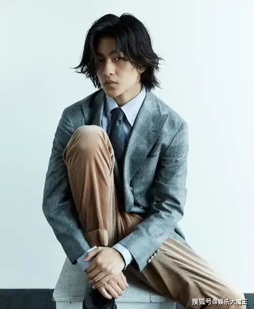 陈学冬空降粉丝群教粉丝如何破解被pua方法,疑似又吃了屈楚萧的瓜