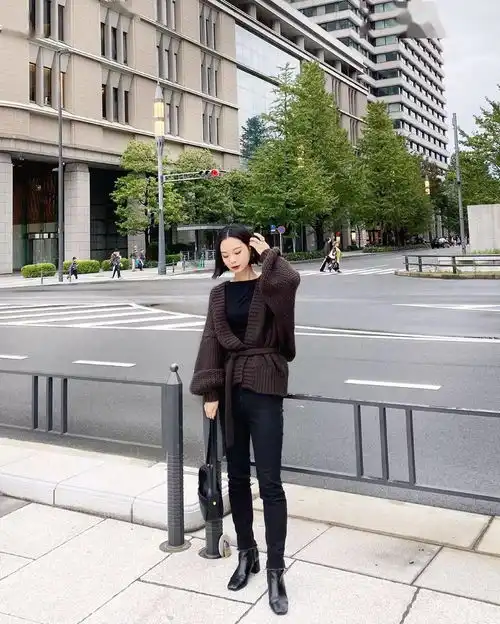 冷淡系女子穿搭图鉴跟着日本女生arisa的简约着装穿出迷人气质