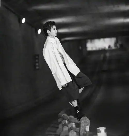 头像说白了感情就是不联系就没有的东西