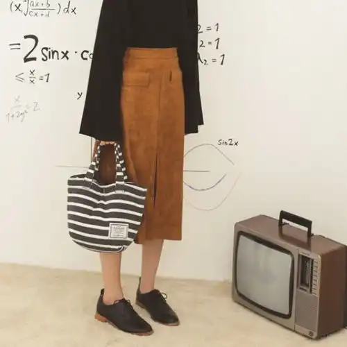 时尚不止黑灰驼三色,今年流行焦糖色