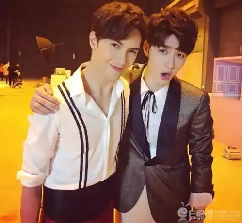 禁欲系头像情侣写真陈子