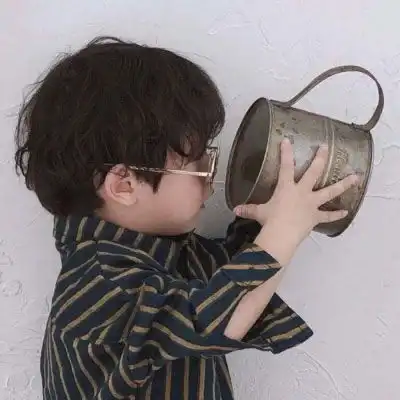 情侣头像可爱小孩两张一对以后拿命爱自己