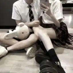 逃不过现世浮华lomo意境女生头像