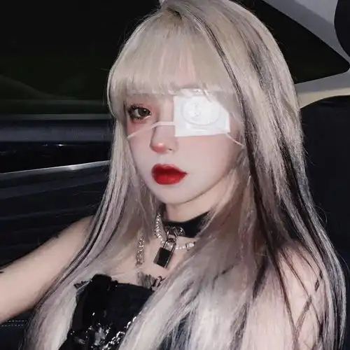 女生头像秋天的人设是沉默女孩