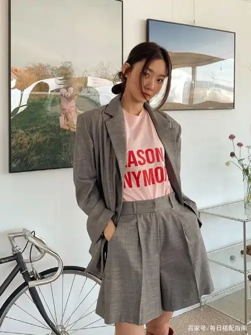 夏末初秋怎么穿从颜色到搭配,教你打造高级又好看的氛围感穿搭